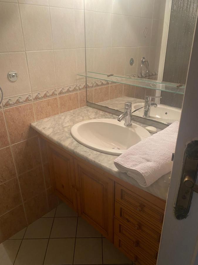 Appartement Chambre Cour à Fontaine  Extérieur photo